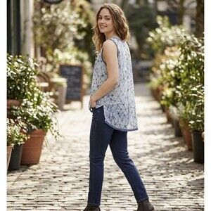 Simply Vera Vera Wang L Gray Geometric Print Sleeveless Top Blue Trim Layer